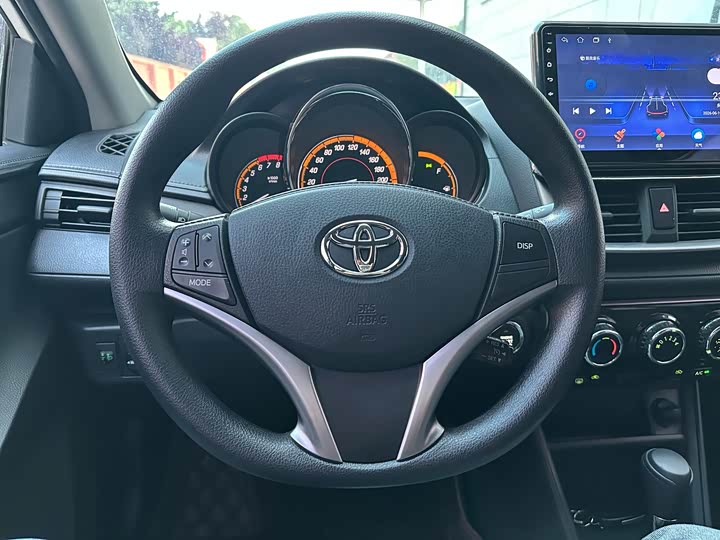 Toyota Yaris L Hatchback, 2022 — фото 8 из 9