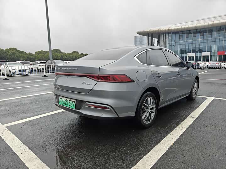 BYD Qin Plus, 2023 — фото 5 из 9