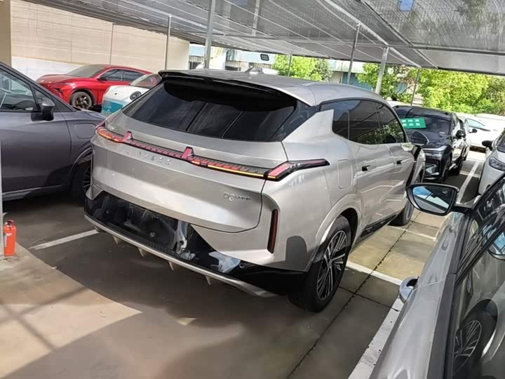 Lynk & Co 08 EM-P Hybrid, 2024 — фото 7 из 9