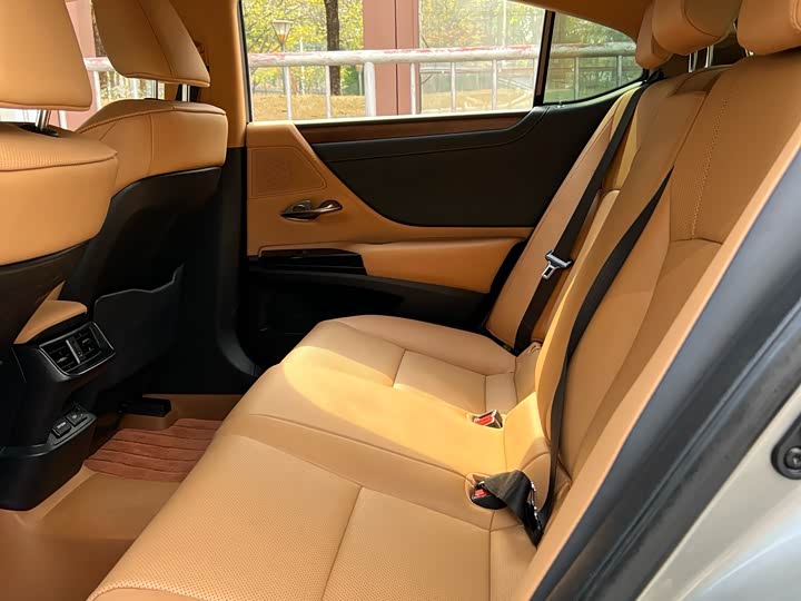 Lexus ES, 2023 — фото 9 из 9