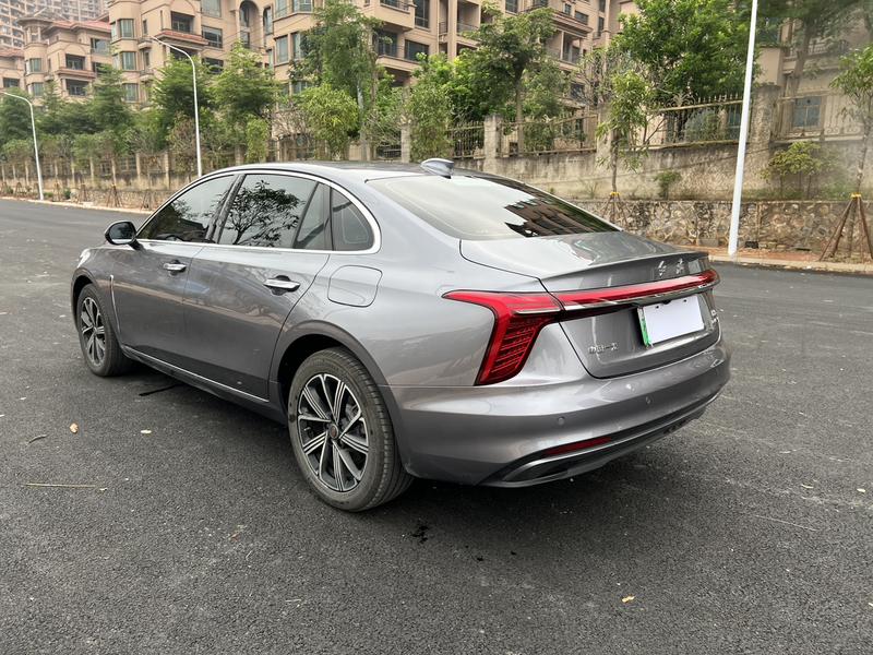 Hongqi H5 Hybrid, 2025 — фото 5 из 12