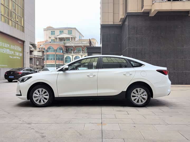 Changan Eado EV, 2026 — фото 2 из 9