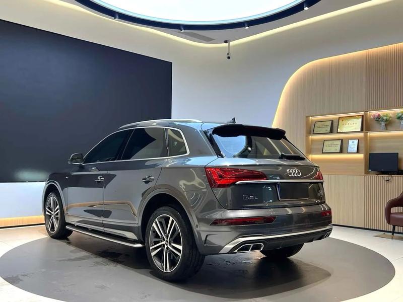 Audi Q5L, 2022 — фото 4 из 10