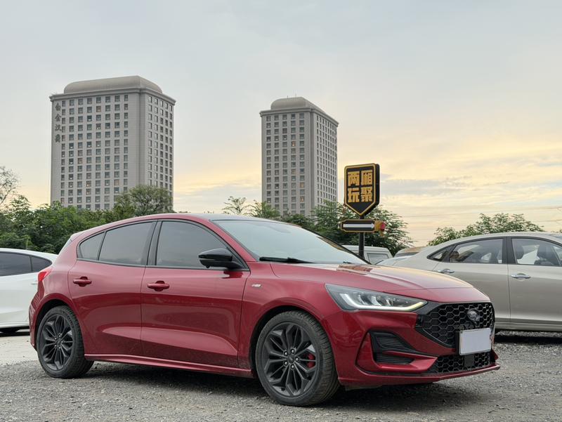Ford Focus, 2022 — фото 3 из 12