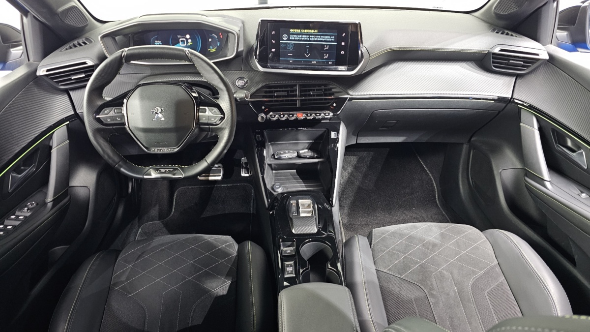 Peugeot 208, 2023 — фото 7 из 12