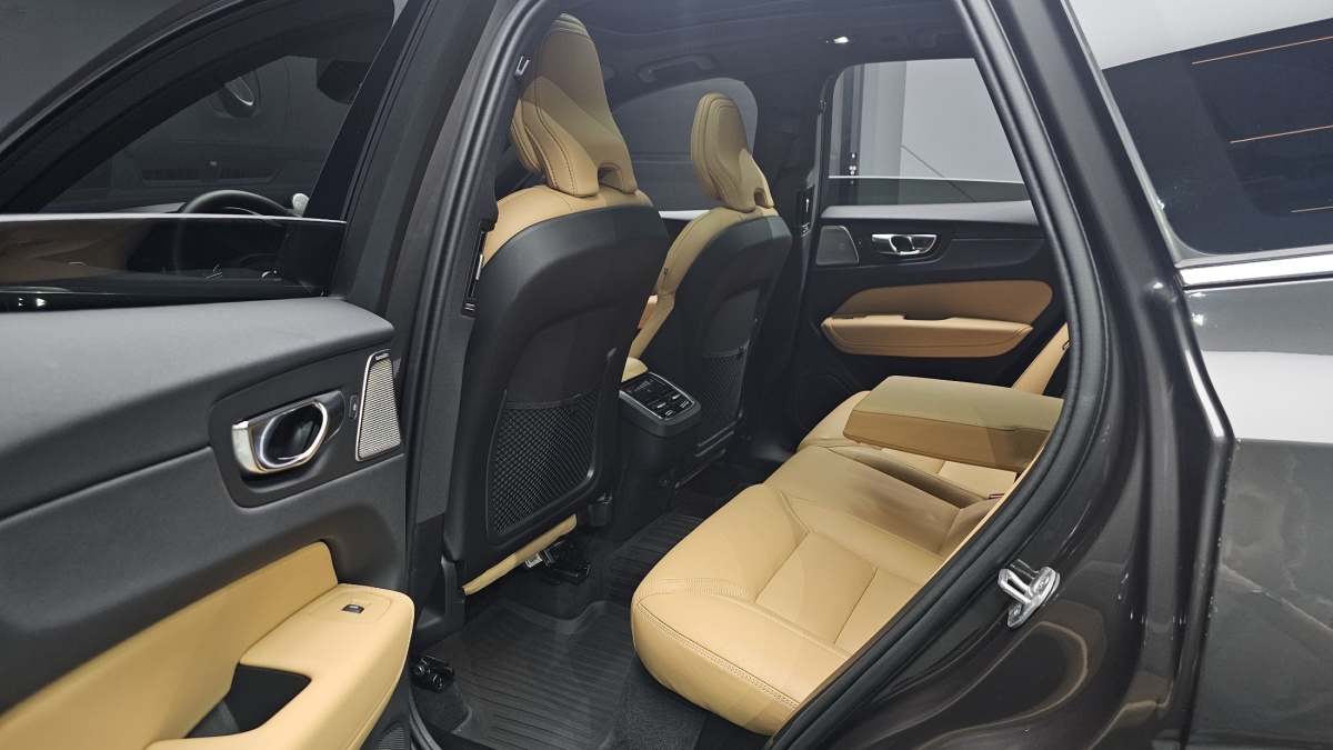 Volvo XC60, 2024 — фото 11 из 12