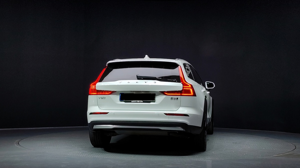 Volvo V60, 2022 — фото 4 из 12