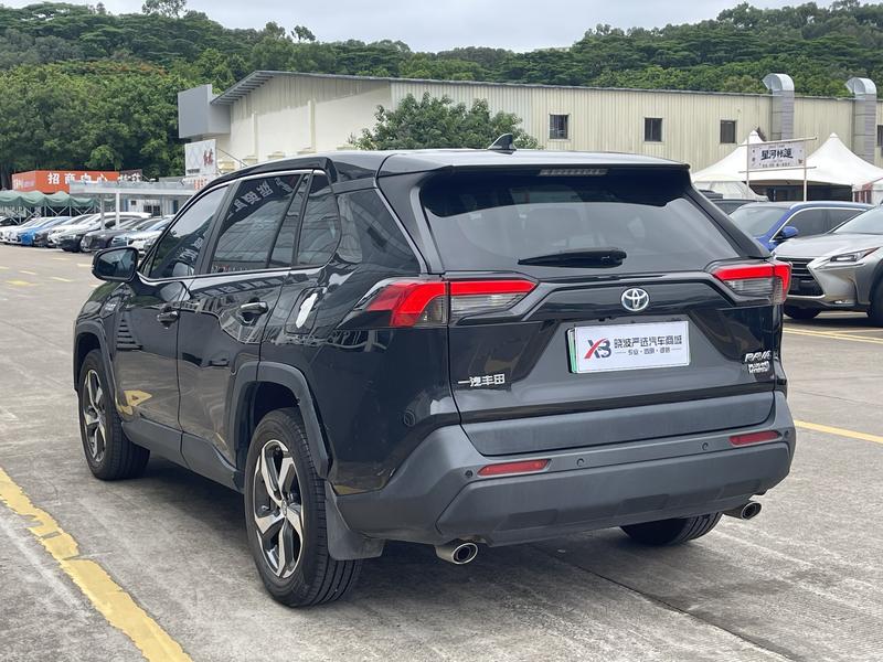 Toyota RAV4 Hybrid, 2022 — фото 5 из 12