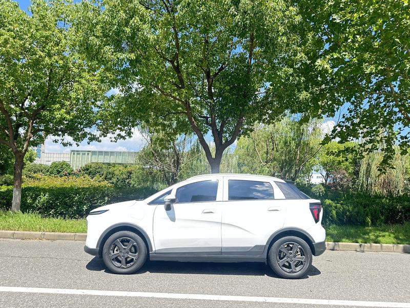Geely Geometry E Firefly, 2022 — фото 4 из 12
