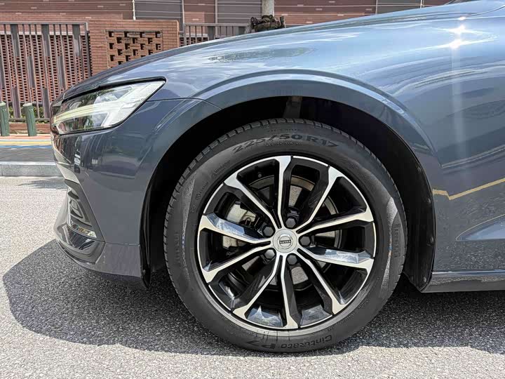 Volvo S60, 2021 — фото 5 из 9