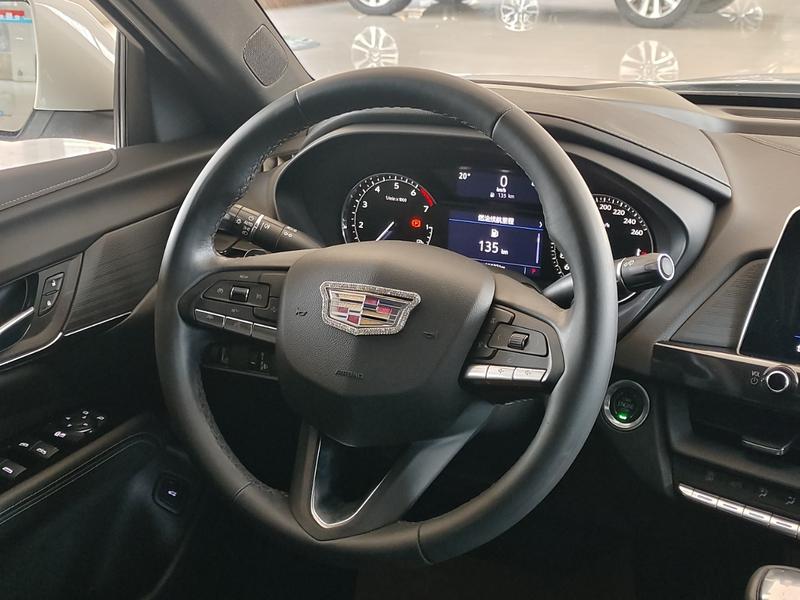 Cadillac CT4, 2022 — фото 9 из 12