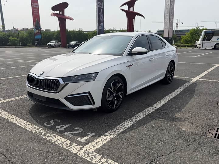 Skoda Octavia Pro, 2022 — купить в Перми под ключ