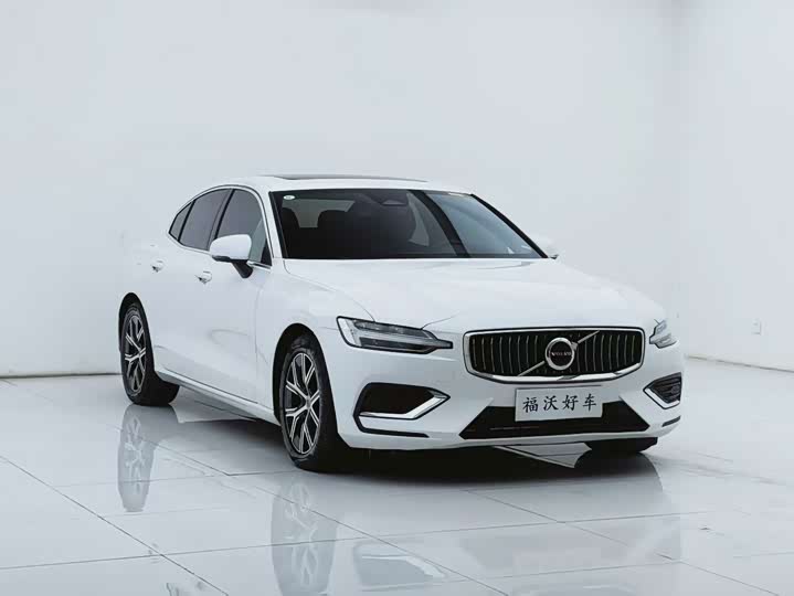 Volvo S60, 2023 — фото 3 из 9