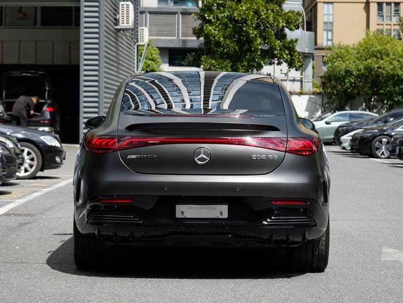 Mercedes-Benz EQE AMG, 2024 — фото 4 из 12