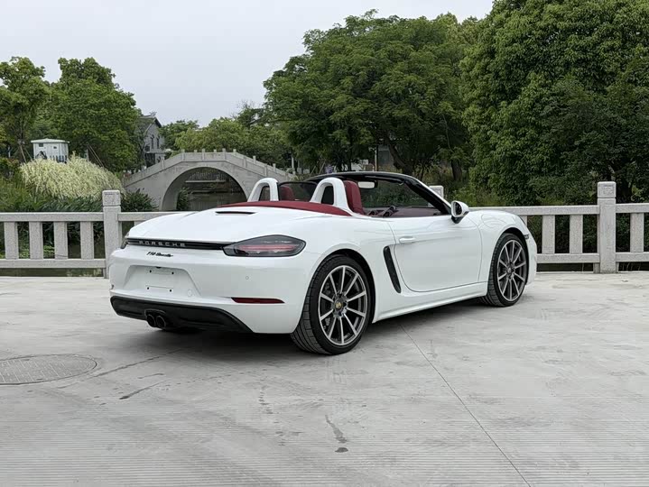Porsche 718, 2024 — фото 6 из 9