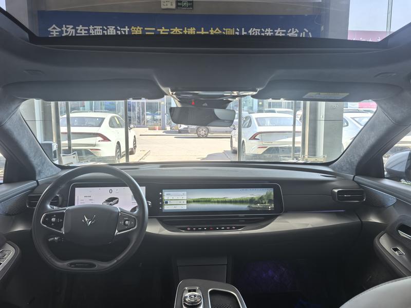 BAIC Arcfox Alpha S6, 2025 — фото 6 из 10