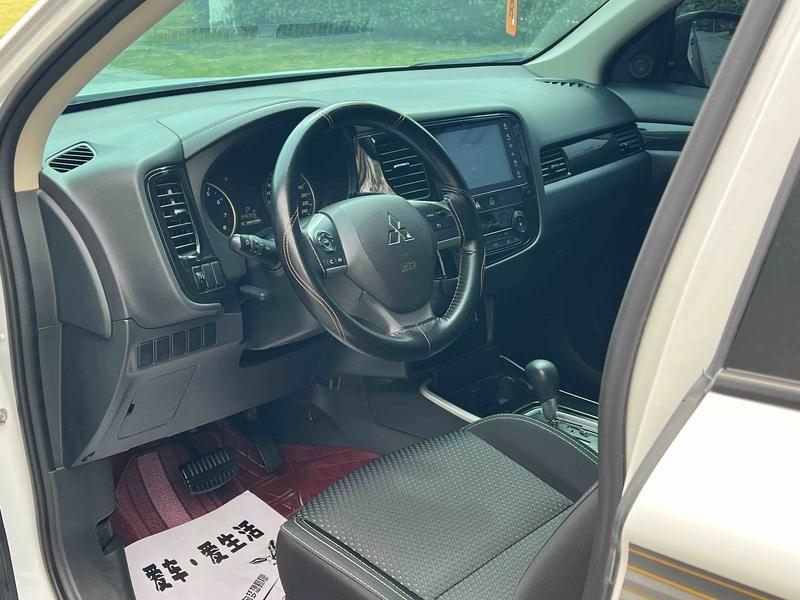 Mitsubishi Outlander, 2022 — фото 10 из 12