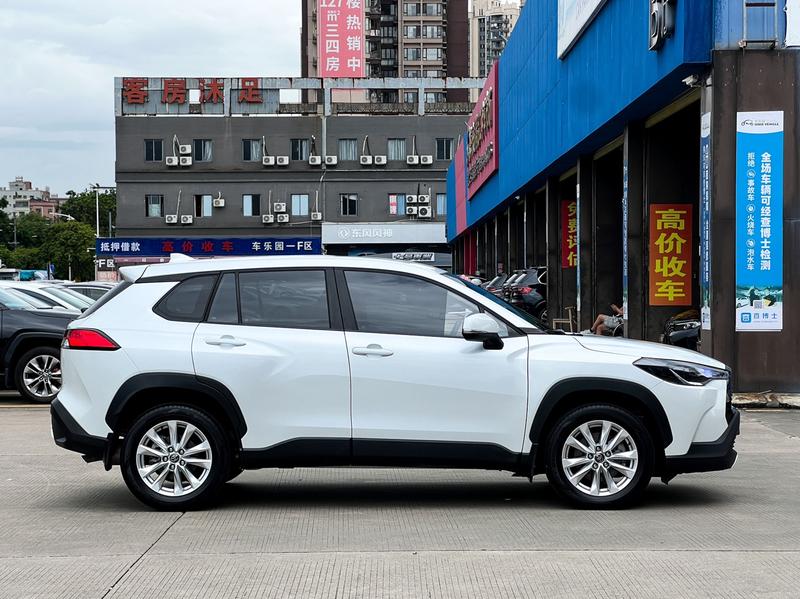 Toyota Corolla Cross, 2024 — фото 8 из 12