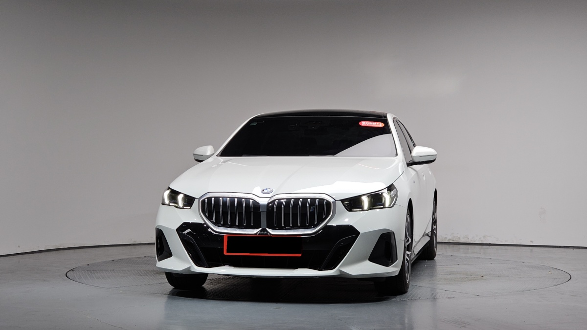 BMW i5, 2023 — фото 3 из 12