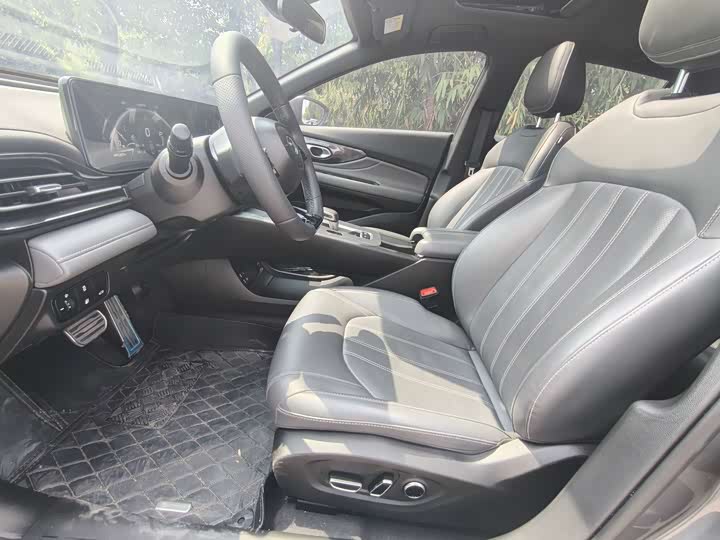GAC Trumpchi Empow R, 2025 — фото 4 из 9