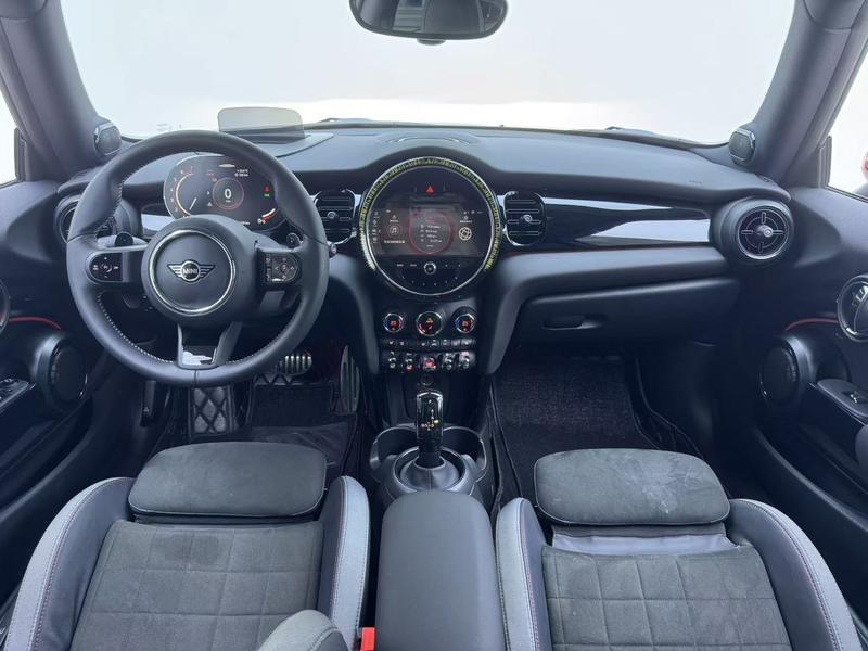 Mini Mini JCW, 2022 — фото 5 из 9