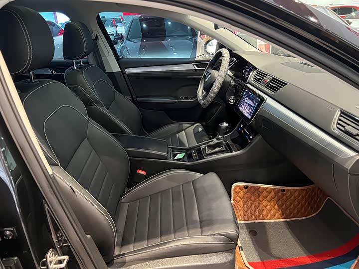 Skoda Superb, 2023 — фото 9 из 9