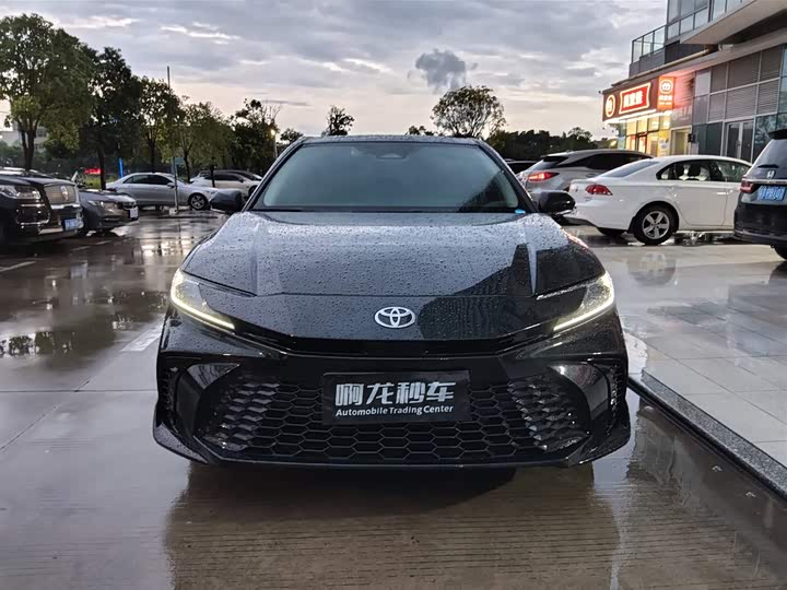 Toyota Camry, 2026 — фото 2 из 9