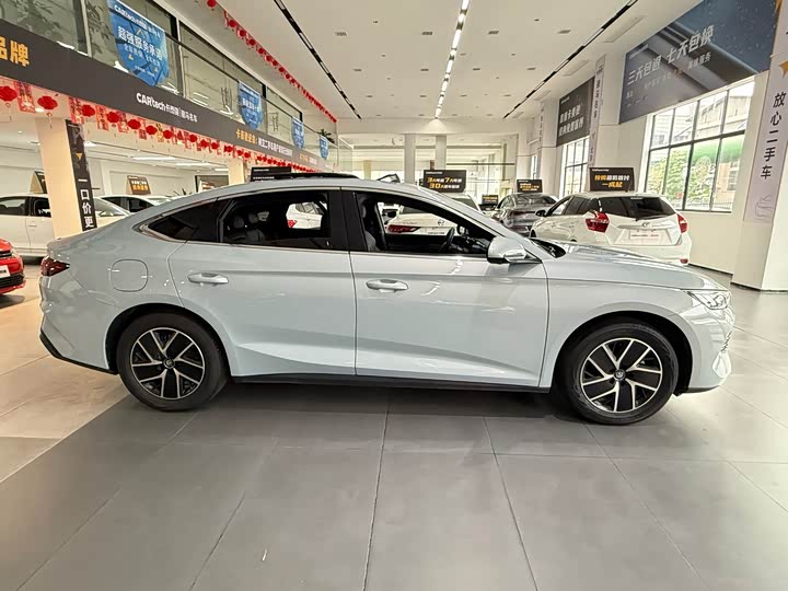 BYD Qin L, 2025 — фото 4 из 9