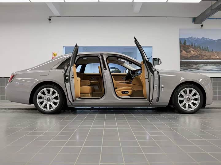 Rolls-Royce Ghost, 2025 — фото 5 из 9