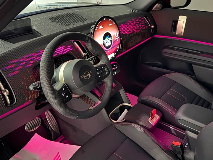 Mini Countryman JCW, 2024 — фото 8 из 9