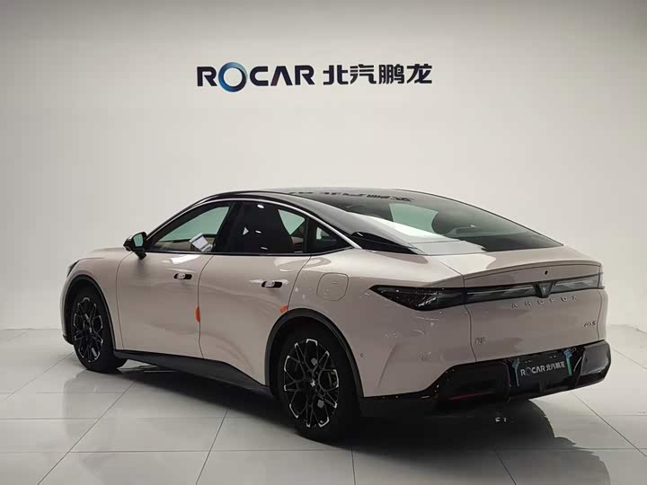 BAIC Arcfox Alpha S5, 2026 — фото 2 из 9