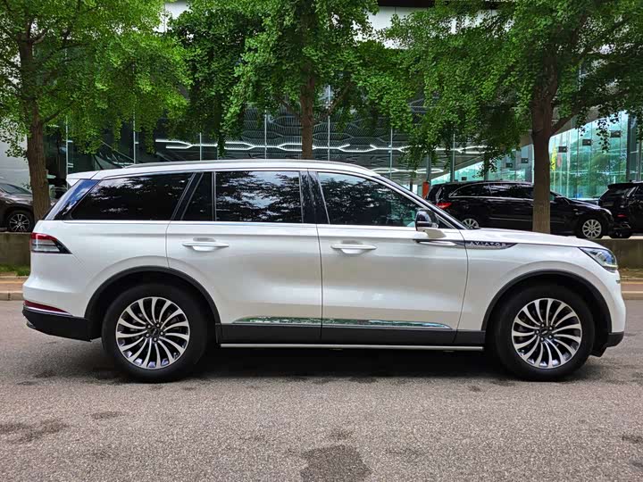 Lincoln Aviator, 2023 — фото 8 из 9