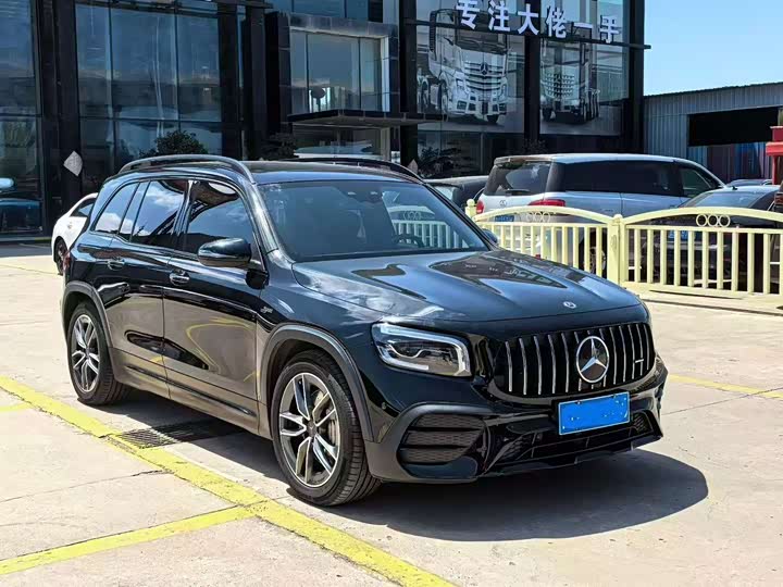Mercedes-Benz GLB-Class AMG, 2023 — фото 2 из 5
