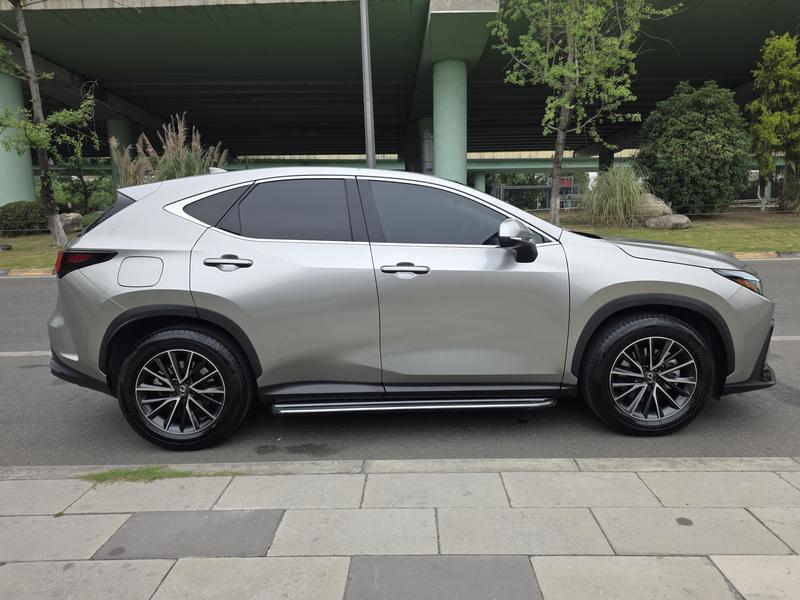 Lexus NX Hybrid, 2023 — фото 5 из 12