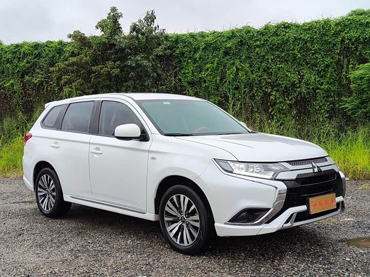 Mitsubishi Outlander, 2021 — фото 3 из 9