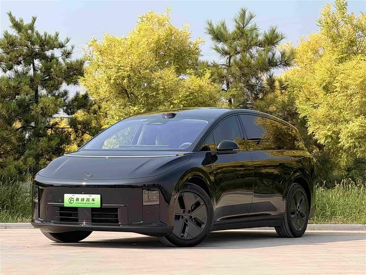 LiXiang i8, 2025 — купить в Смоленске под ключ