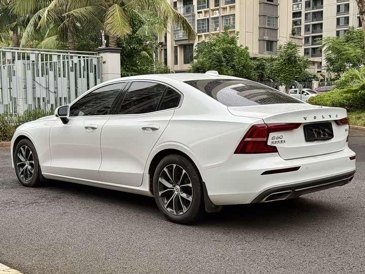 Volvo S60, 2021 — фото 7 из 9