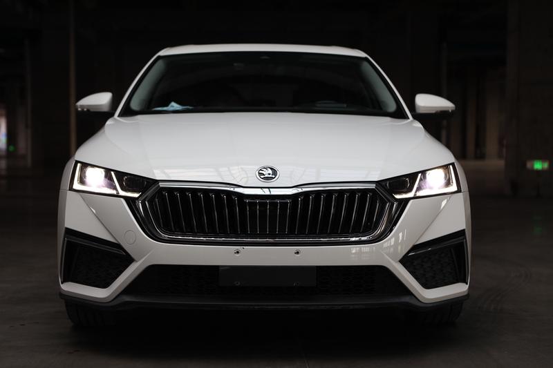 Skoda Octavia Pro, 2022 — фото 2 из 12
