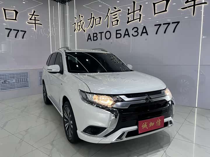 Mitsubishi Outlander, 2023 — фото 3 из 9