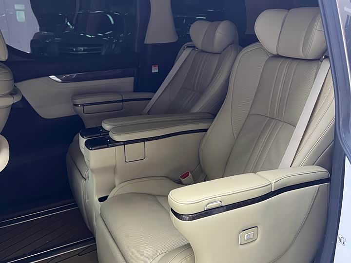 Toyota Vellfire, 2022 — фото 4 из 9