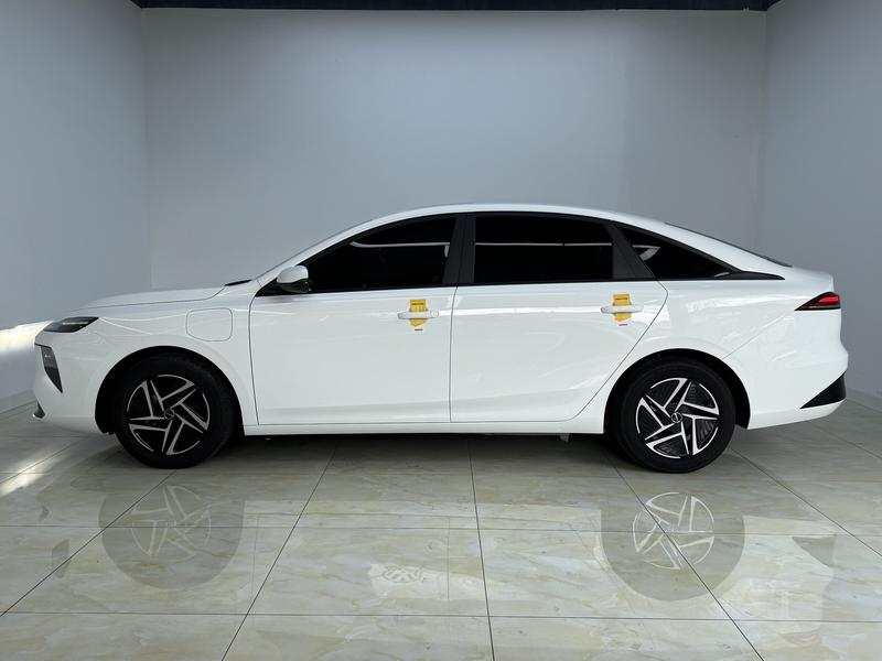Roewe D6, 2025 — фото 4 из 12