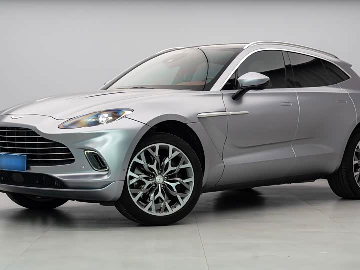 Aston Martin DBX, 2022 — фото 2 из 9
