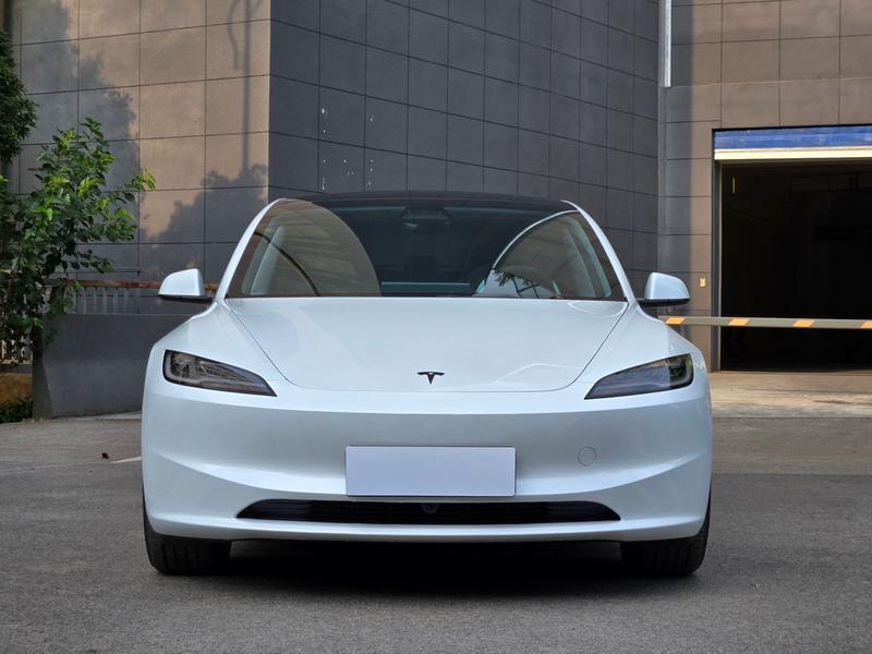 Tesla Model 3, 2026 — фото 2 из 12