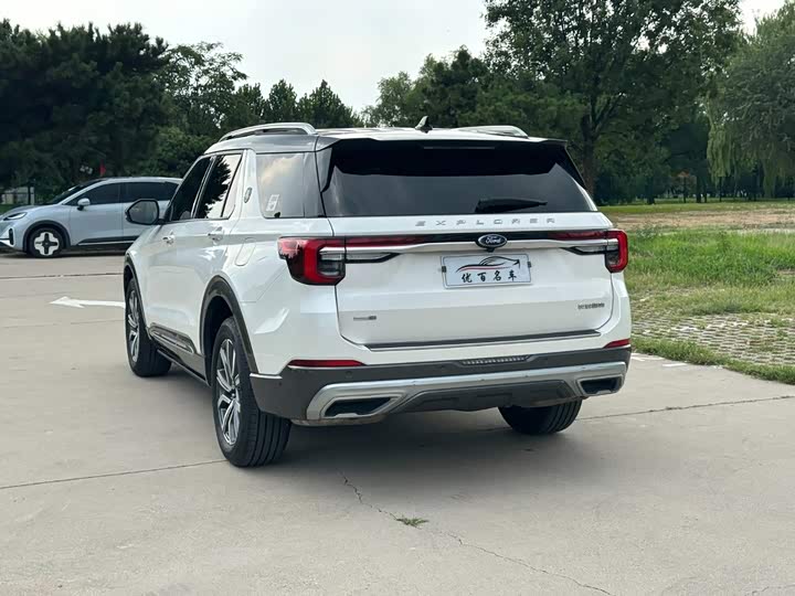 Ford Explorer, 2022 — фото 4 из 9