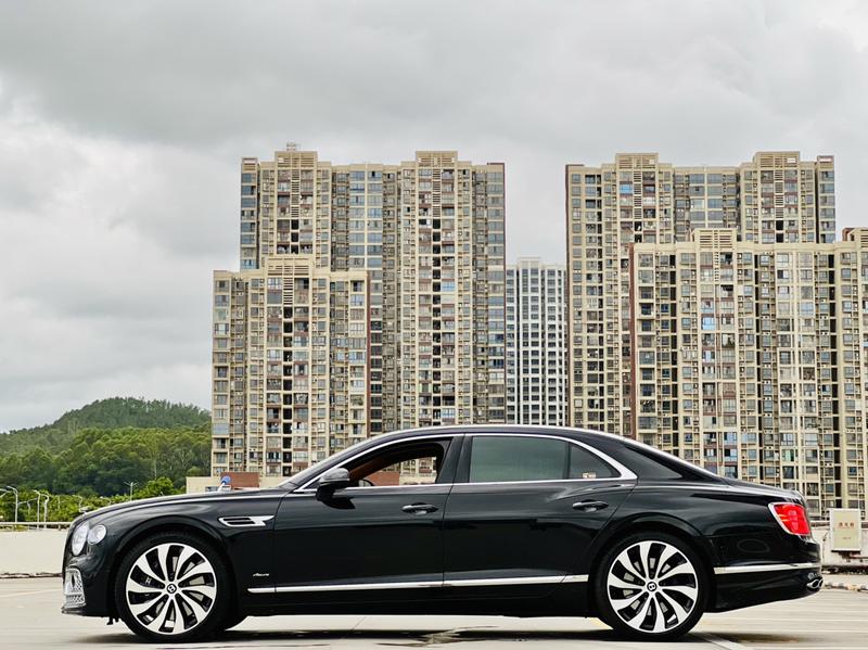 Bentley Flying Spur, 2024 — фото 4 из 12