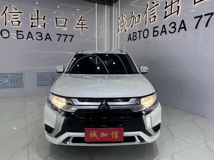 Mitsubishi Outlander, 2023 — фото 2 из 9