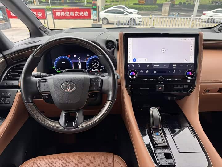 Toyota Alphard, 2024 — фото 9 из 9