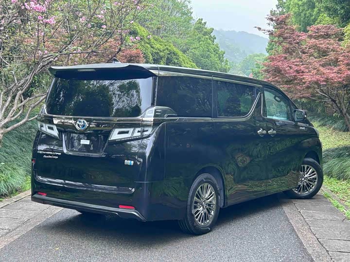 Toyota Vellfire, 2022 — фото 5 из 9