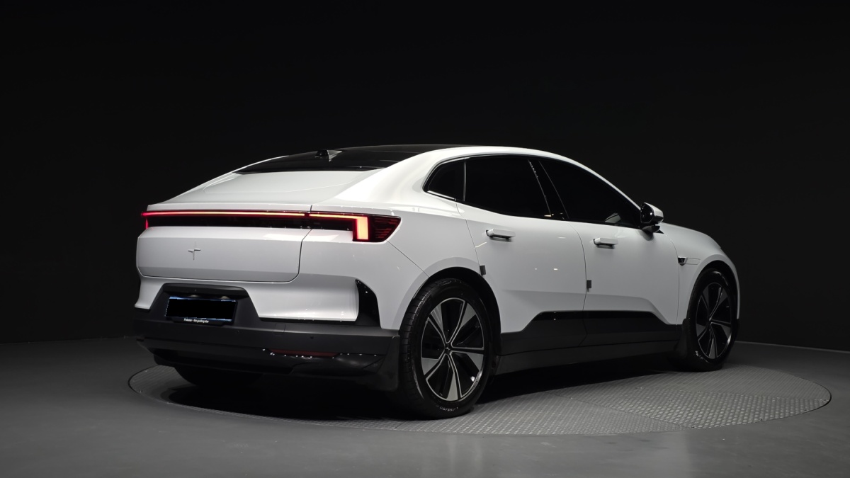 Polestar 4, 2024 — фото 2 из 12