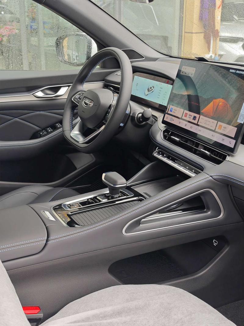 Geely Preface, 2025 — фото 8 из 12